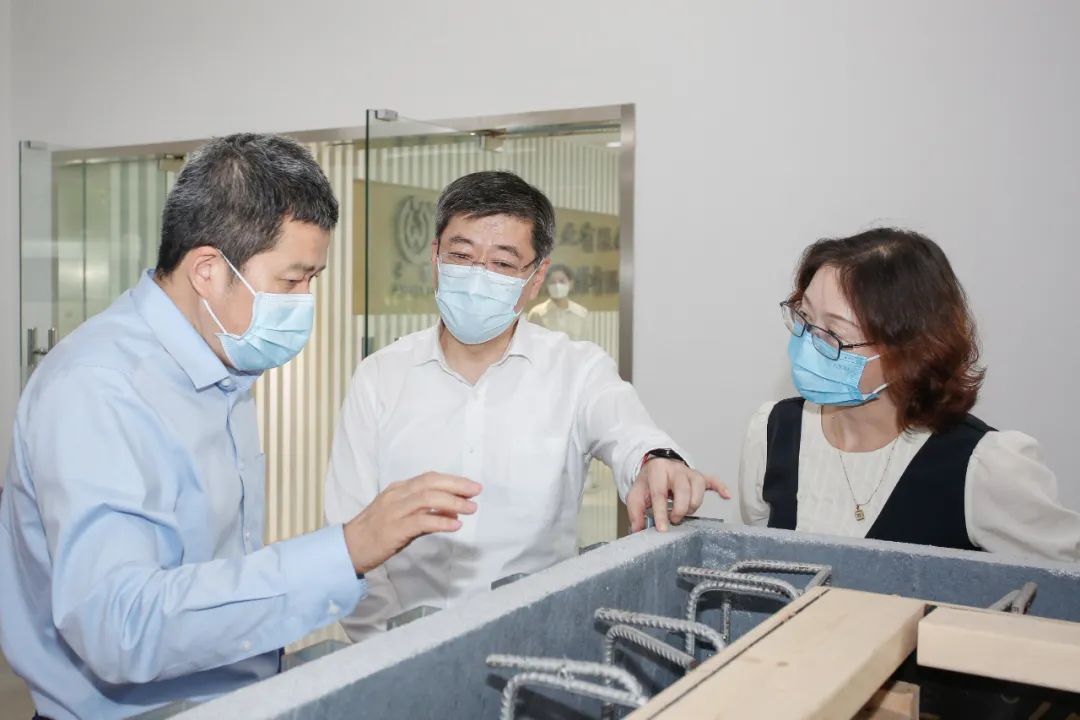 傾聽企業訴求，共謀發展良策——金山區委書記劉健深入新型建筑材料制造企業開展調查研究